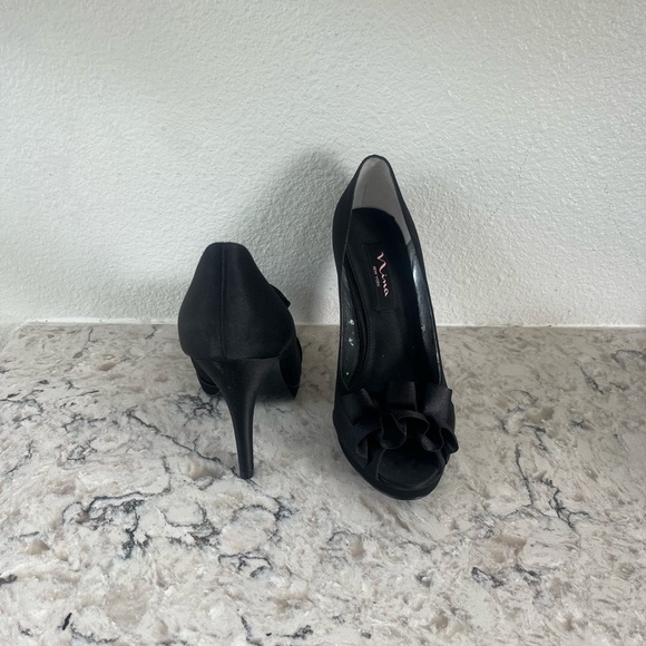 Nina Black High Heel Pumps with Decorative Toe - Picture 3 of 9